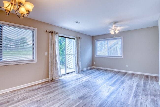 Photo - 2 bedroom 1 bath condo - Hampstead Unit 1