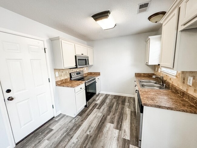 Photo - 1645 Sawmill Creek Ln