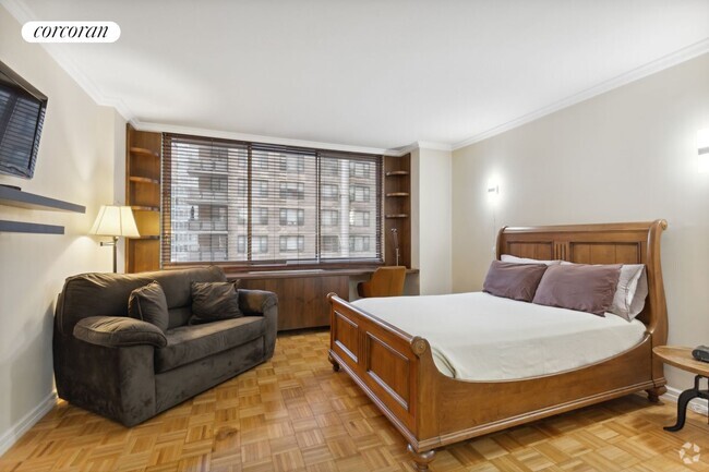 Building Photo - 235 E 40th St Rental