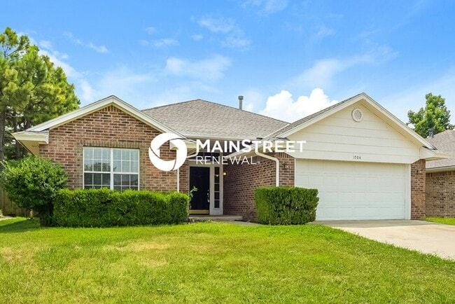 Photo - 3 Bedroom Pet-Friendly Home in NORMAN, OK with Main Street Renewal