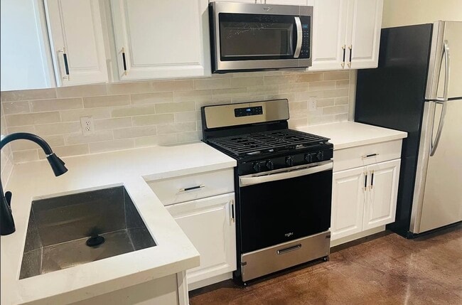 Photo - 618 E 40th St Unidad 3