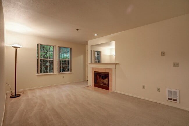 Photo - Charming 2BR 2BA Condo in great Bellevue l... Unit 12-101
