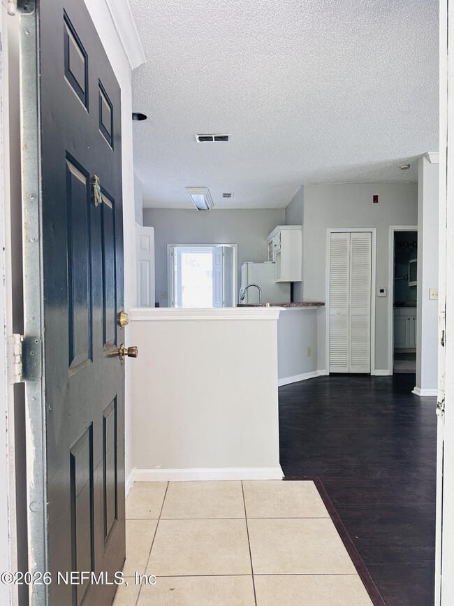 Building Photo - 3938 Hendricks Ave Unit 1711