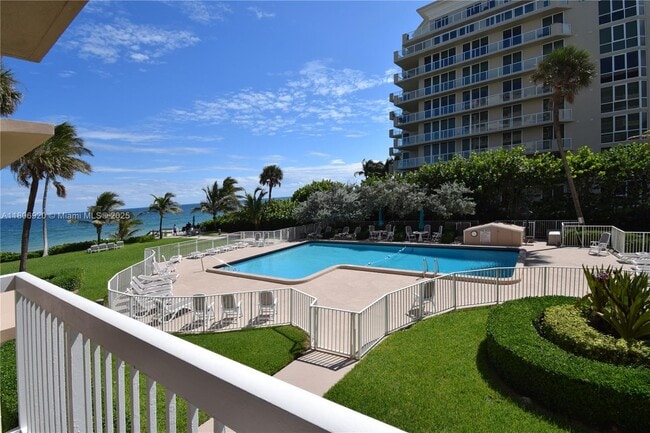Photo - 1069 Hillsboro Mile Condo Unit 203