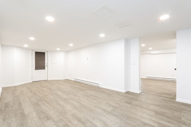 Photo - 400 W Bridge St Unit A