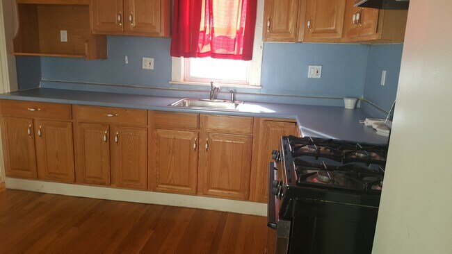 Photo - 6 Amherst Ave