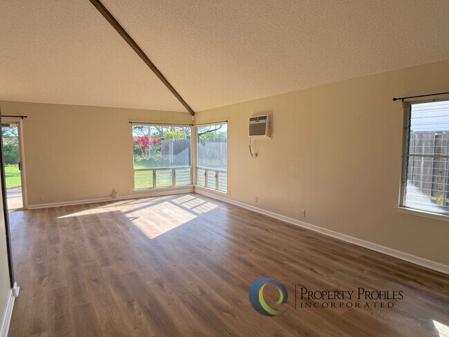 Photo - Mililani Town - Renovated 4 Bedroom 2 Bath Perimeter Lot Home - Available Now!