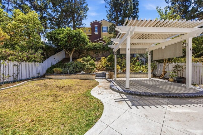 Photo - 56 Turnbury Ln
