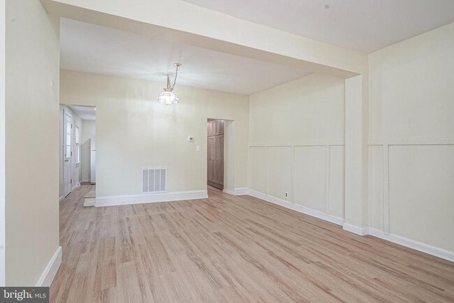 Photo - 19 E Millbrooke Ave Casa