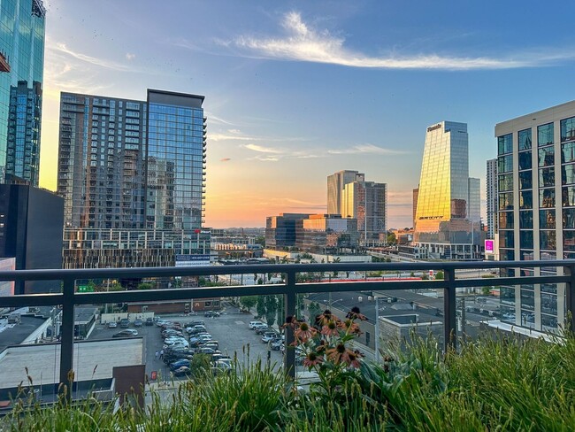 Photo - Welcome to your new home! Luxury 1BE1BA condo at the Pullman Gulch Union in the center of Nashvil...