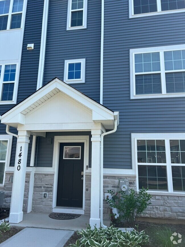 Building Photo - 1480 Yosemite Wy Rental