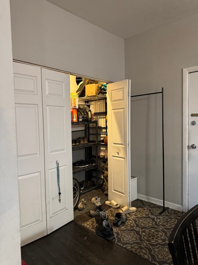 Photo - 7013 N Paulina St