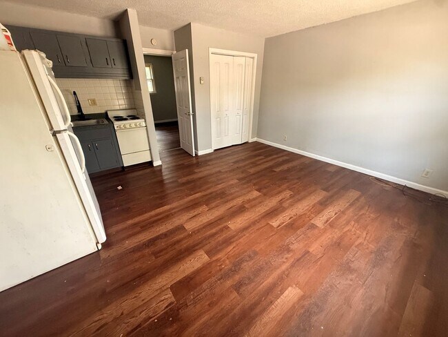 1301 W 14th St Unit 1301 W 14th St - Unit 6