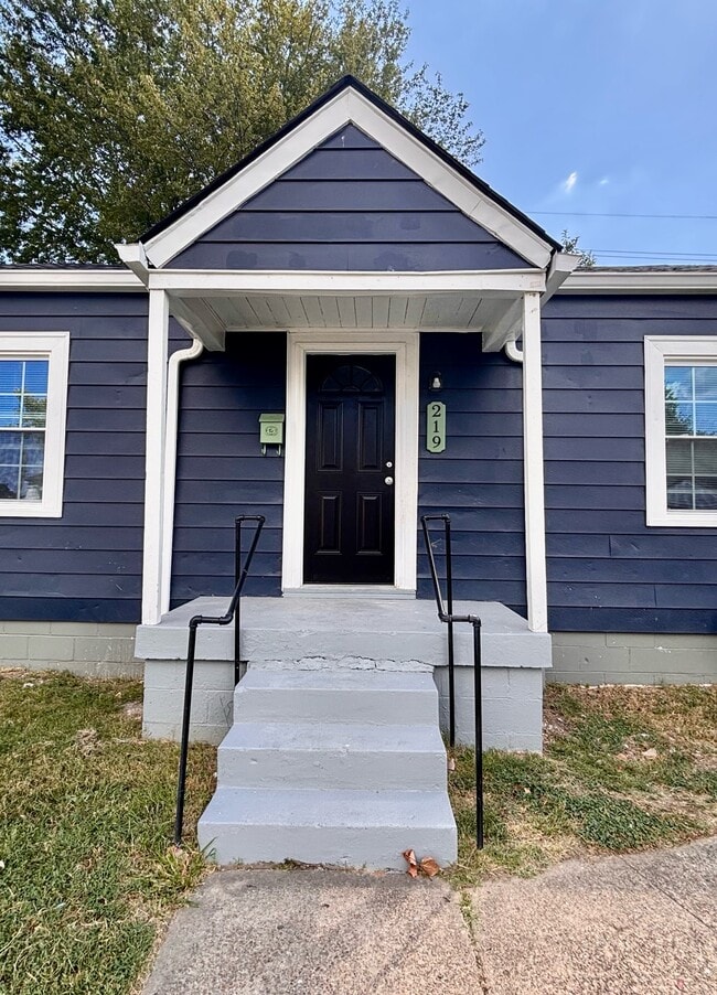 Building Photo - 219 N 32nd St Rental