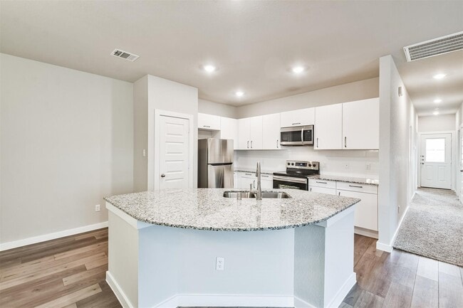 Photo - 9800 Grosbeak Ln