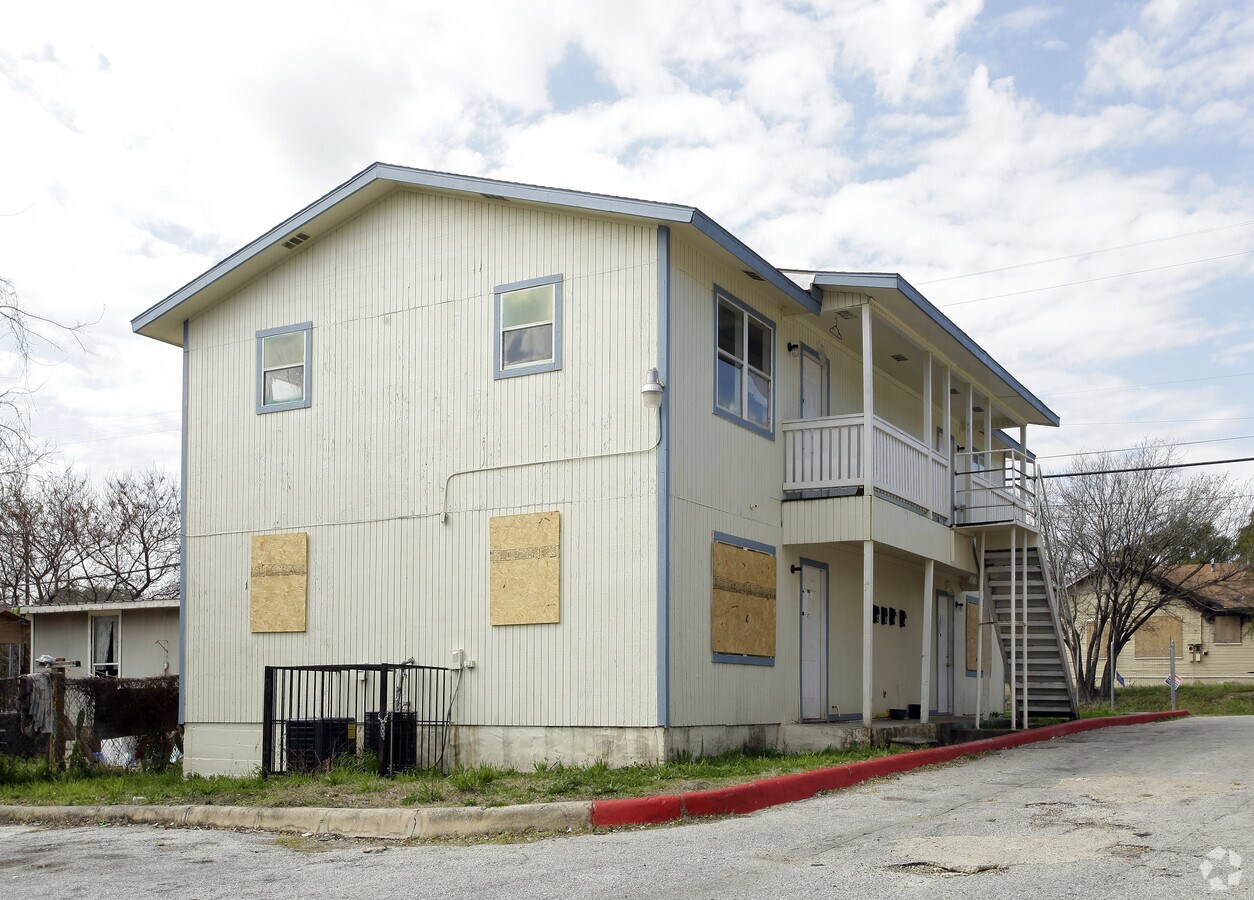 Photo - 918-922 S Walters St Apartamentos