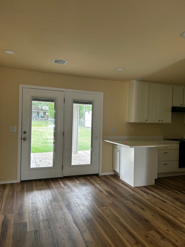 Photo - 2129 Turner Dr