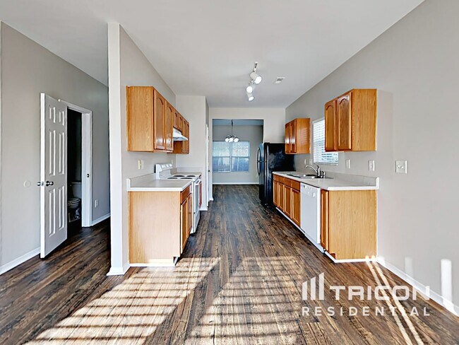 Photo - 3728 Charterhall Ln