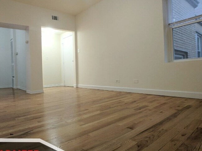 Photo - 2349 N Drake Ave Unidad 1