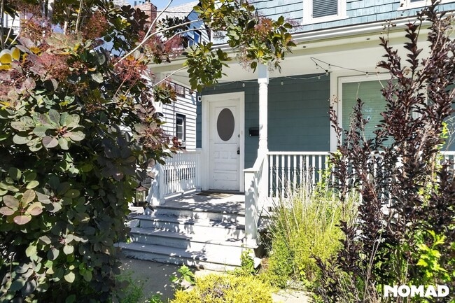 Photo - 1855 W 58th St