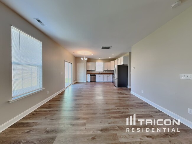 Photo - 3317 Lacewing Dr