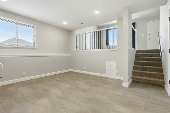 Photo - 107 N Orr Dr