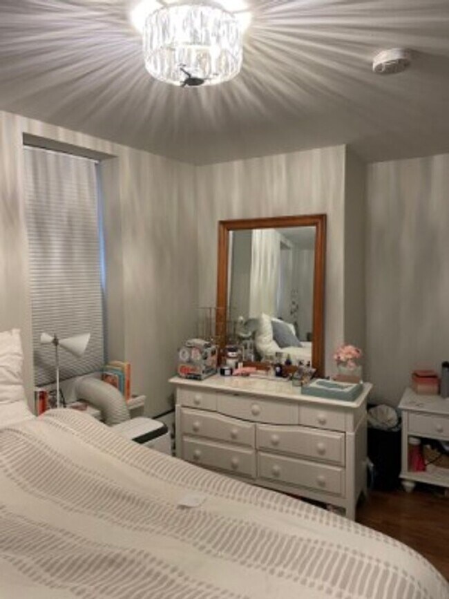 Photo - North End - 3 bedroom apartment (bi-level)...