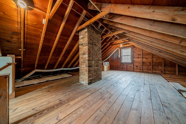 Photo - 1200 Brentwood Rd