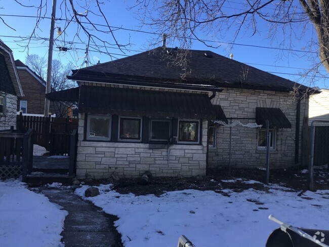 Building Photo - 1 bedroom single family home