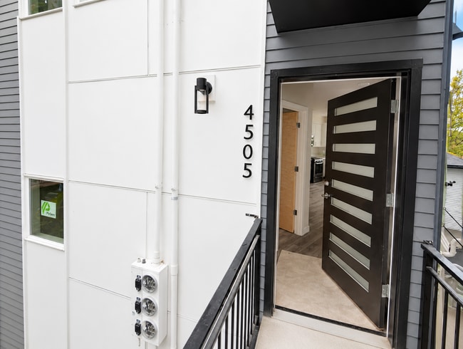 Photo - Modern West Seattle Townhome Across from Delridge Playfield