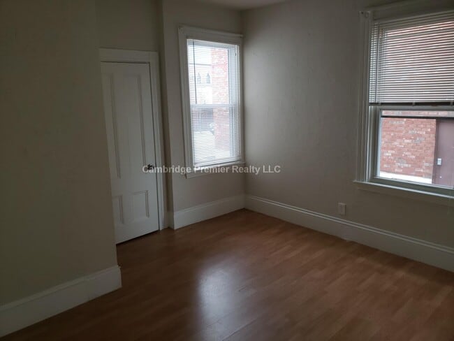 Photo - 16 Webster Ave Unit 3