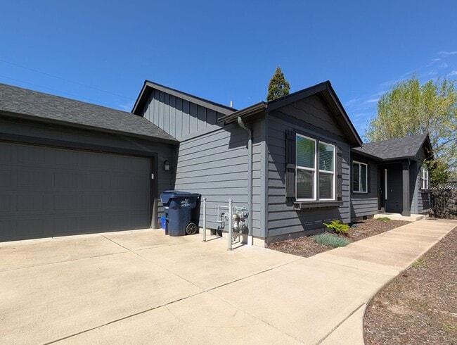 Building Photo - Beautiful 3-Bedroom, 2-Bath Home in Springfield!