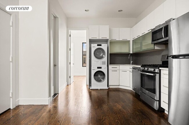Building Photo - 150A 30th St Rental