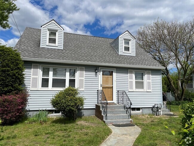 Building Photo - 802 S Broadway Rental
