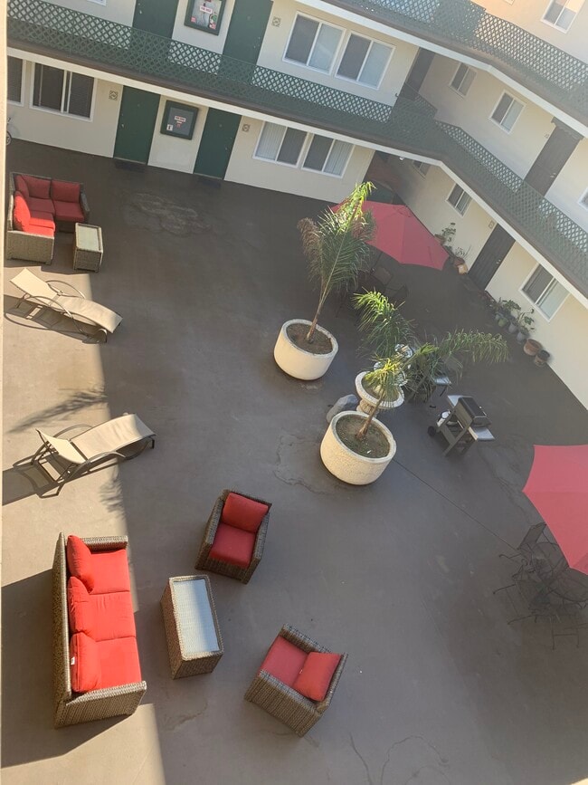 Barbecue area - The Madrid