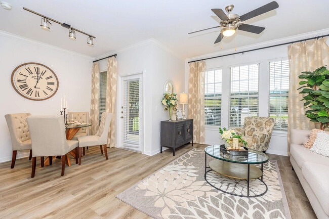 Photo - Woodland Point