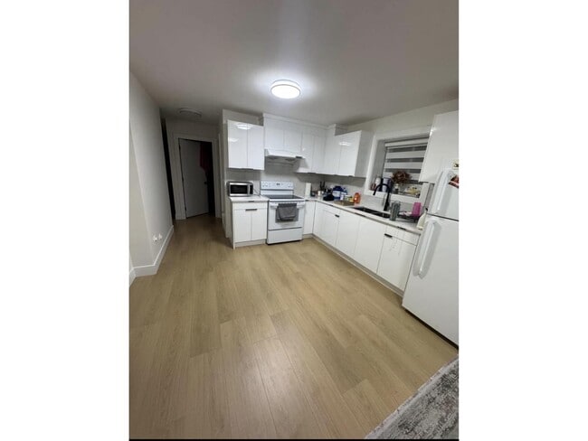 Photo - 16935-1690A 0A Ave