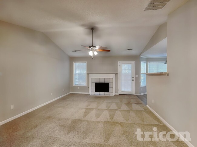 Photo - 10162 Commons Way