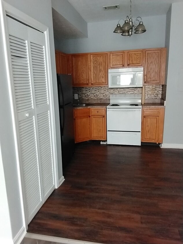 Photo - Hill - 215