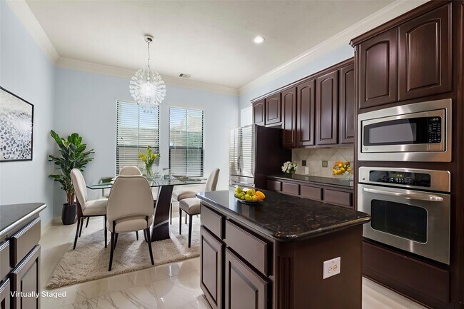 Photo - 3019 Royal Oaks Grove