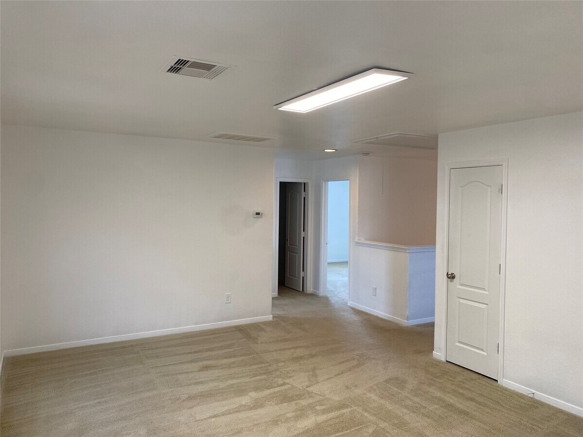 Photo - 4614 Pin Oak Creek Ln