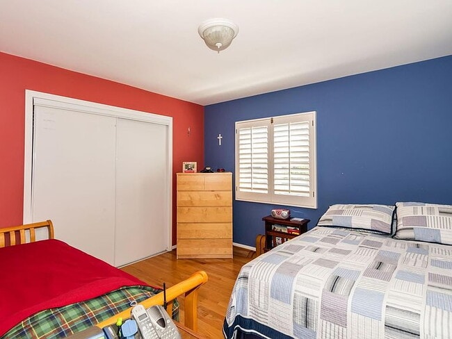 Photo - 7848 Bleriot Ave