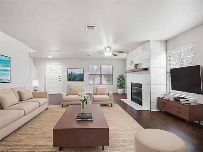 Photo - 4901 Woodstock Dr