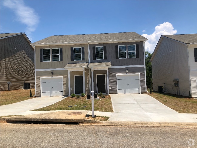 Building Photo - 448 Oakwood Dr NW Rental