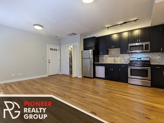 4628 N Leavitt St Unit 3