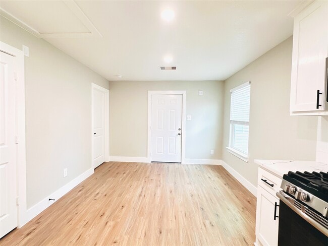 Building Photo - 11130 Hanning Ln Rental