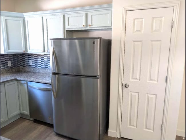 Photo - 4 bedroom/3.5 bathroom Townhome in Lehi