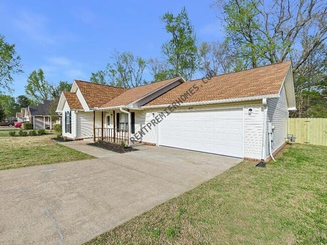 Photo - 1020 Highland Blvd