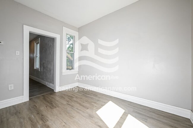 Photo - 306 Marlow St