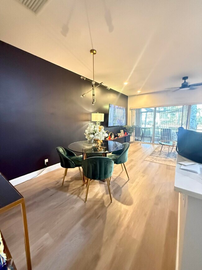 Photo - 6848 Brook Hollow Rd